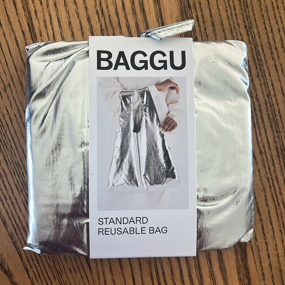BAGGU Standard Baggu Silver Metallic NWT - Picture 4 of 5